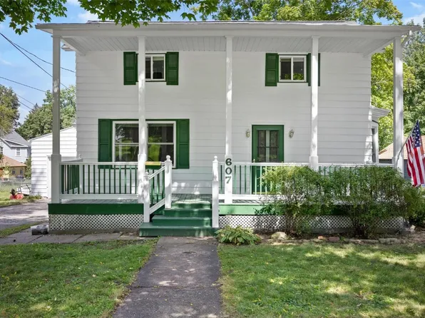 607 2nd St N, Mount Vernon, IA 52314