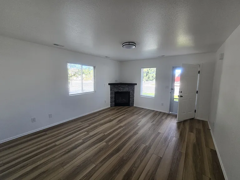 788 Century Ln #B — Photo 5