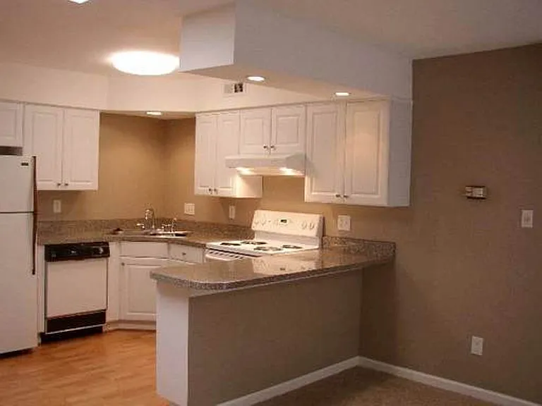 1006 Angler Ln — Photo 3