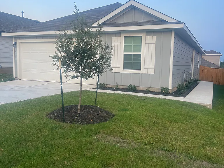 13703 Gunnison Grove Ave — Photo 9