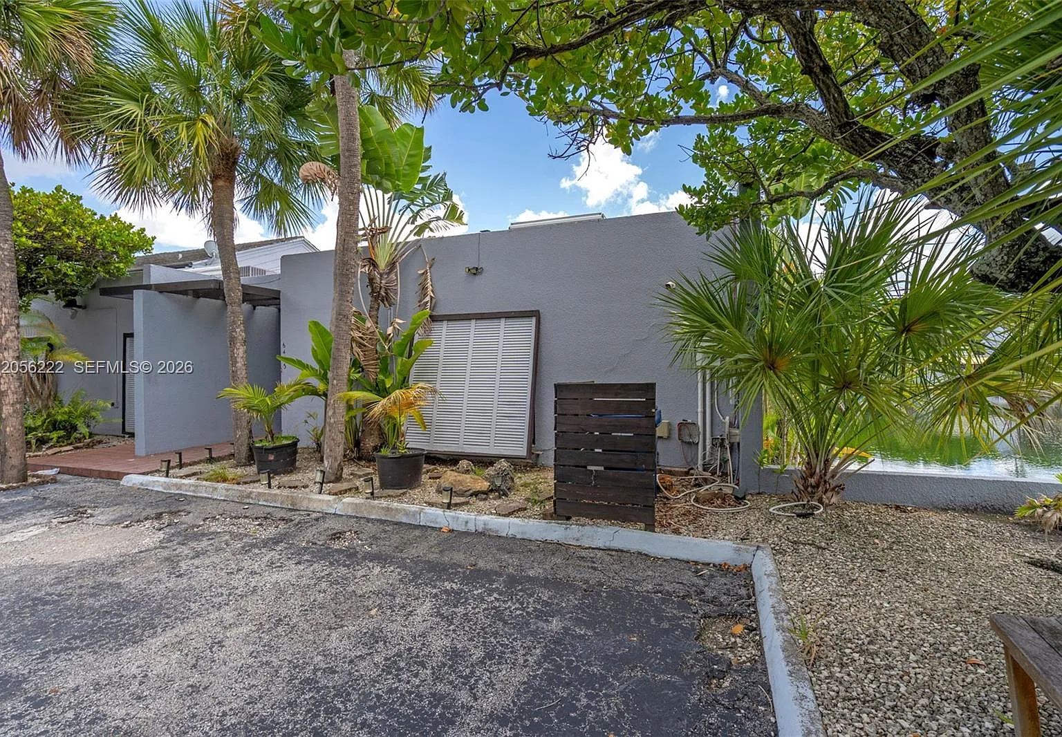 Miami Lakes Windmill Gate — Photo 4