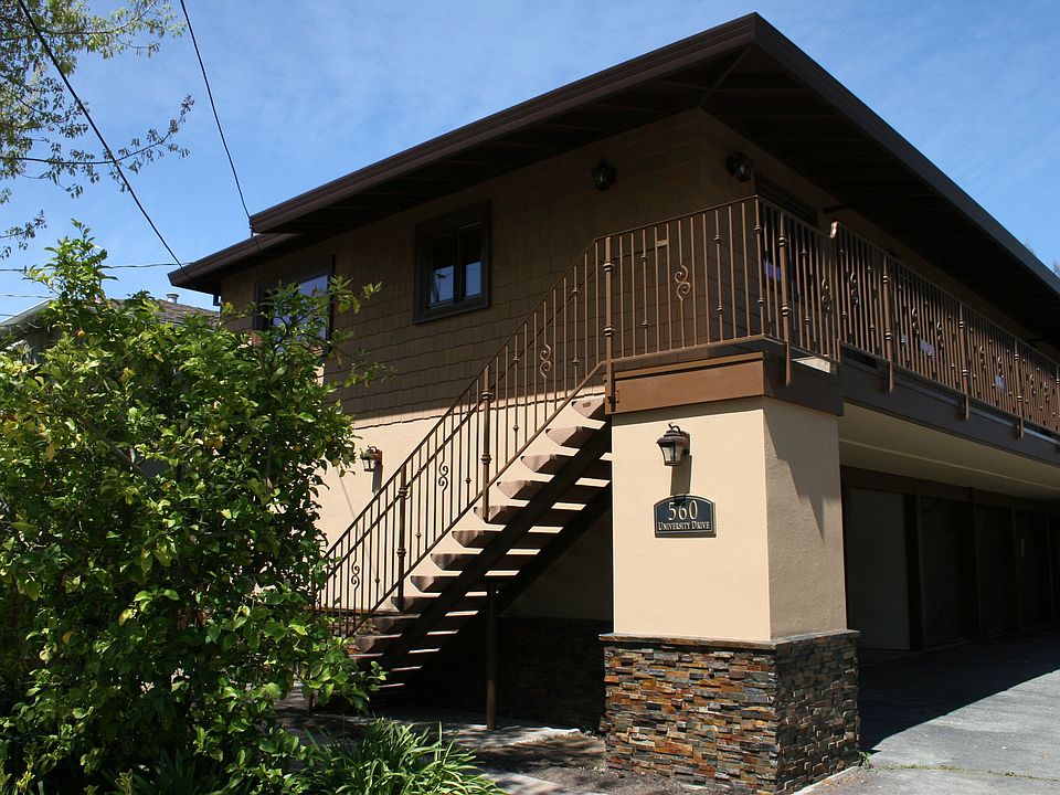 1st image of 560 University Dr APT 3