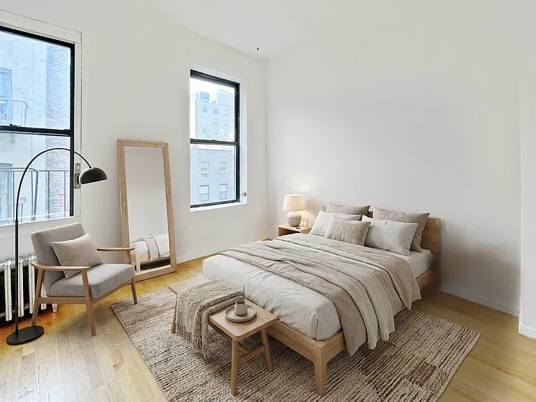 330 E 15th St #2F — Photo 1