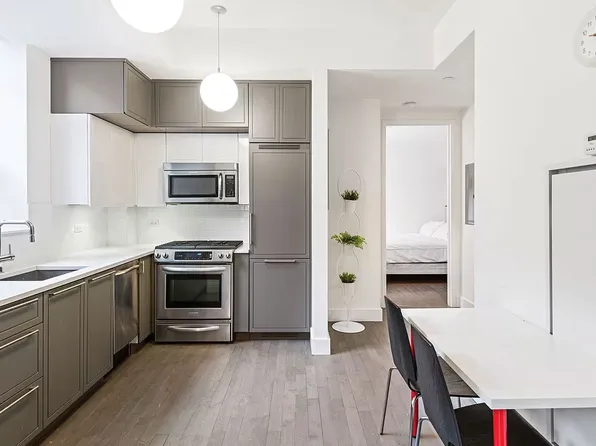416 West 52nd Street 611 image 3 of 5
