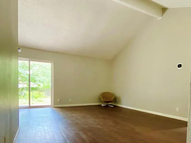 6109 Glen Meadow Dr — Photo 4