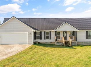 935 Oakland Rd, Sweetwater, TN 37874