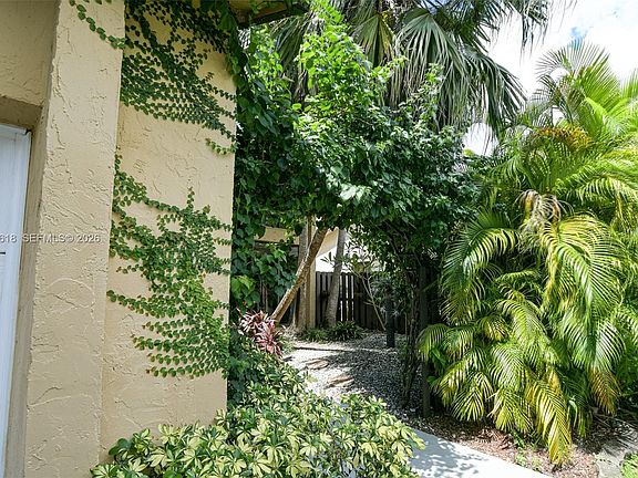 4th image of 11624 SW 135th Pl