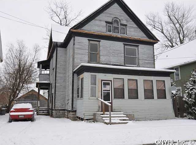 2nd image of 825 Academy St
