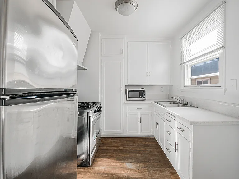 8811.5 Belford Ave #8811.5 — Photo 6