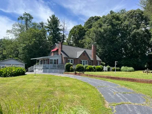 102 Enchantment Cir, Etowah, NC 28729