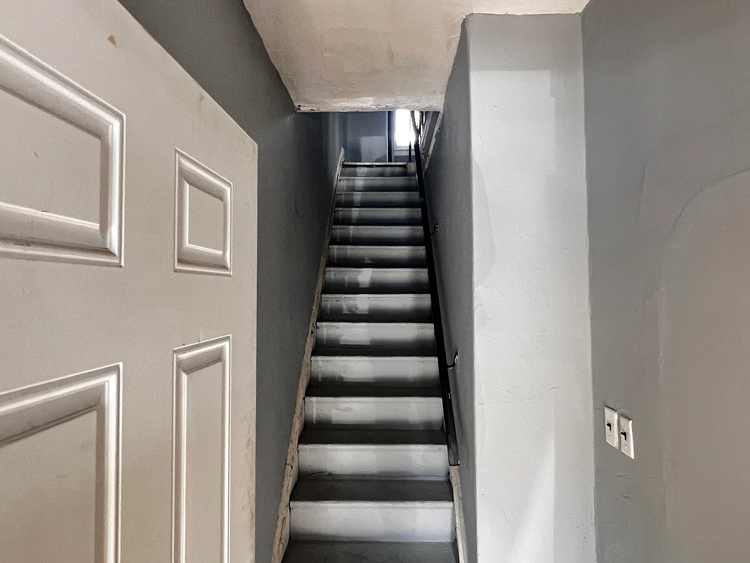 2 bed, 650 sqft, $1,200 — Photo 2