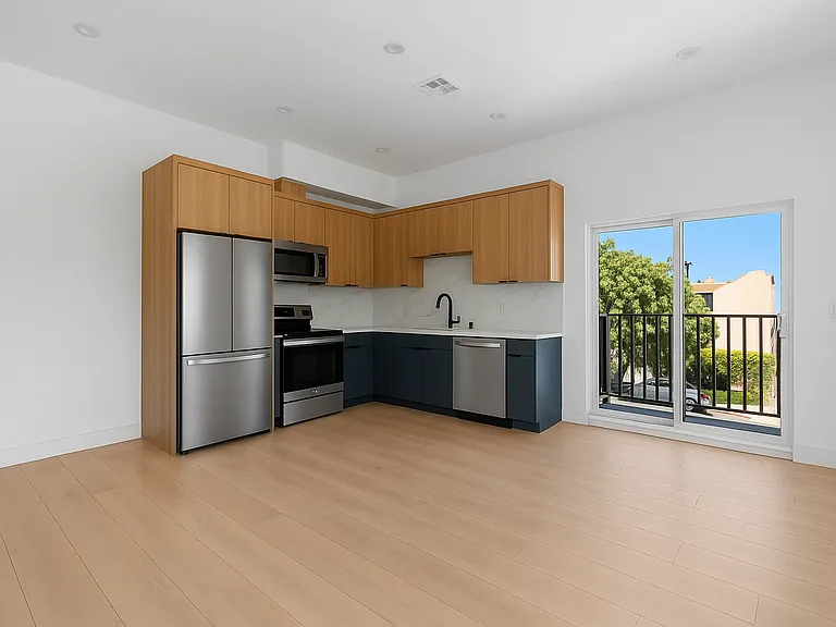 2637 S Garth Ave — Photo 20