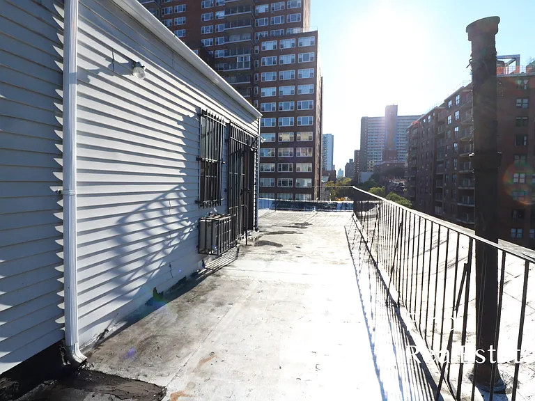 201 W 94th St #A — Photo 4