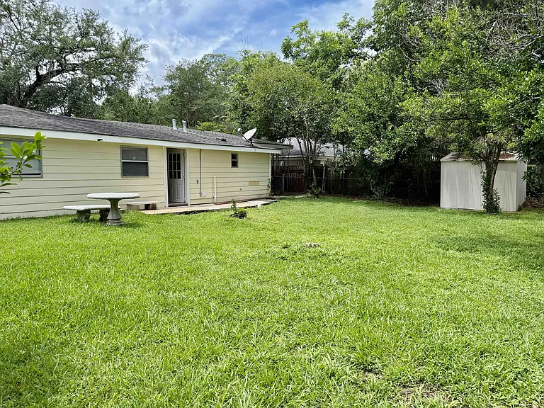 343 S Fairfax Dr — Photo 13