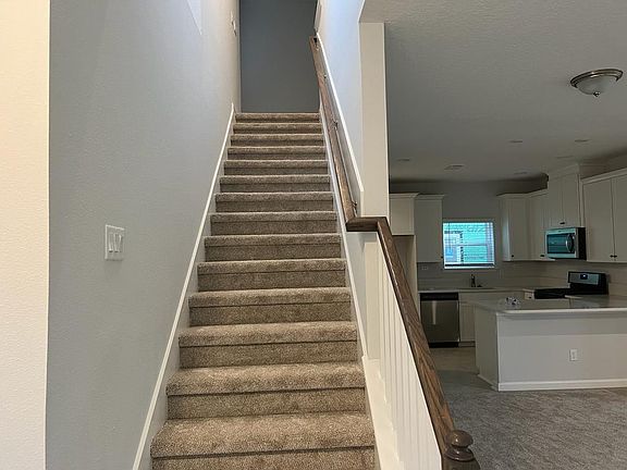 3rd image of 146 Brookgreen Way