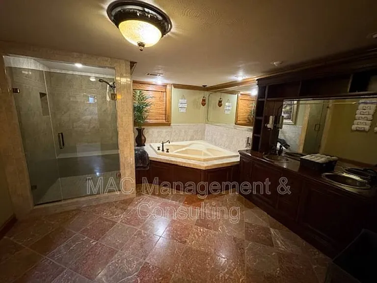 335 N Peachtree Ave #5 — Photo 3