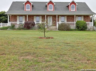 588 Crest Circle Dr, San Marcos, TX 78666