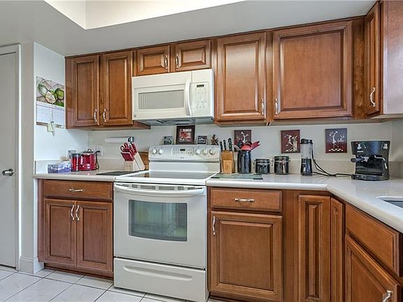 5th image of 124 Acapulco Dr