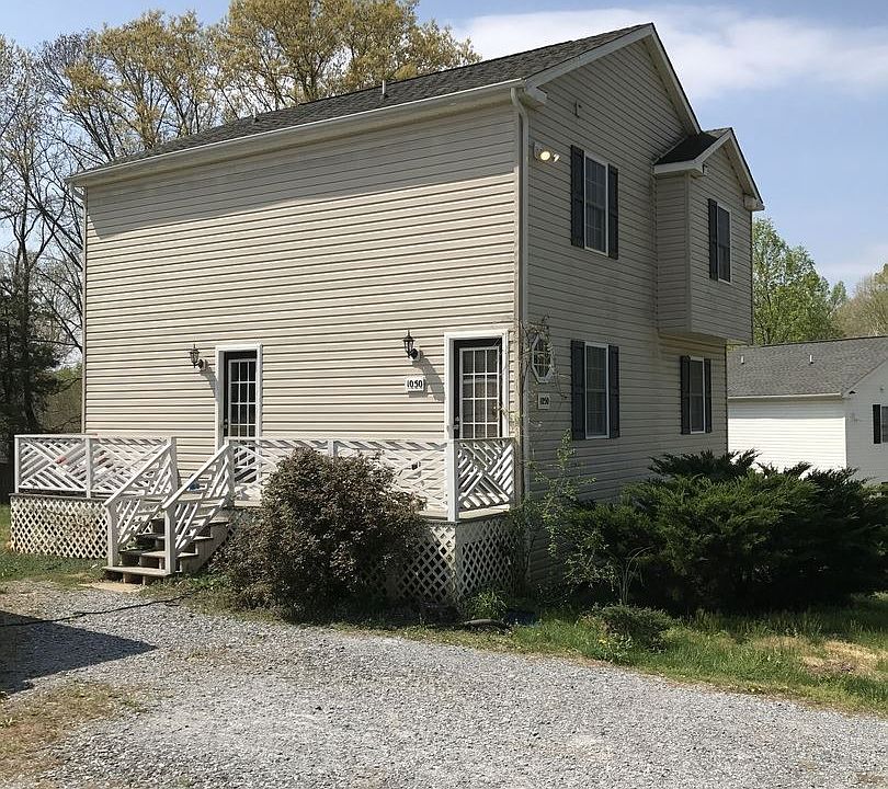 1st image of 1050 Connie Dr