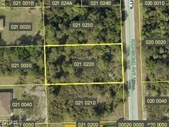 919 Richmond Ave N, Lehigh Acres, FL 33972