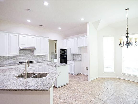 3rd image of 1029 Janus Dr