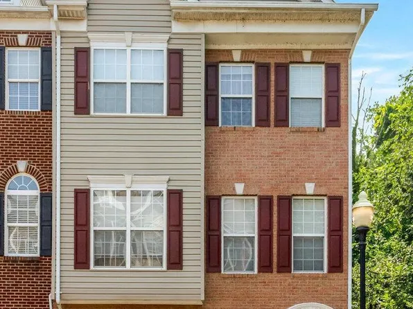 10 Phoenix Mill Pl, Alexandria, VA 22304