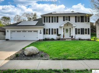 804 N Madison St, Papillion, NE 68046