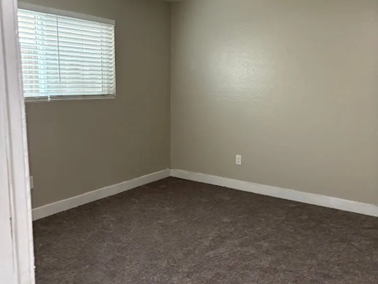 7872 Holt Dr — Photo 23