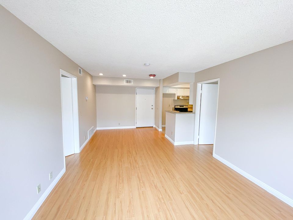 1st image of 2345 Merton Ave APT 213