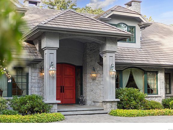 2nd image of 3445 Beach Dr