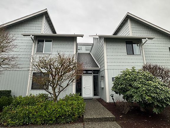 2nd image of 14133 NE 7th Pl APT 3