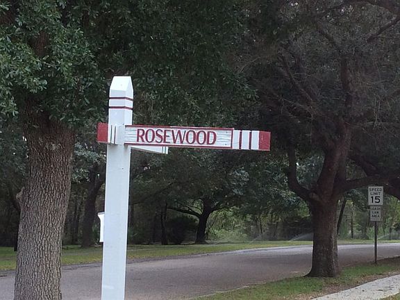 5th image of 386 Rosewood Dr