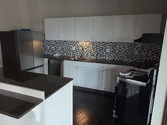 5th image of 622-622 N State St #3