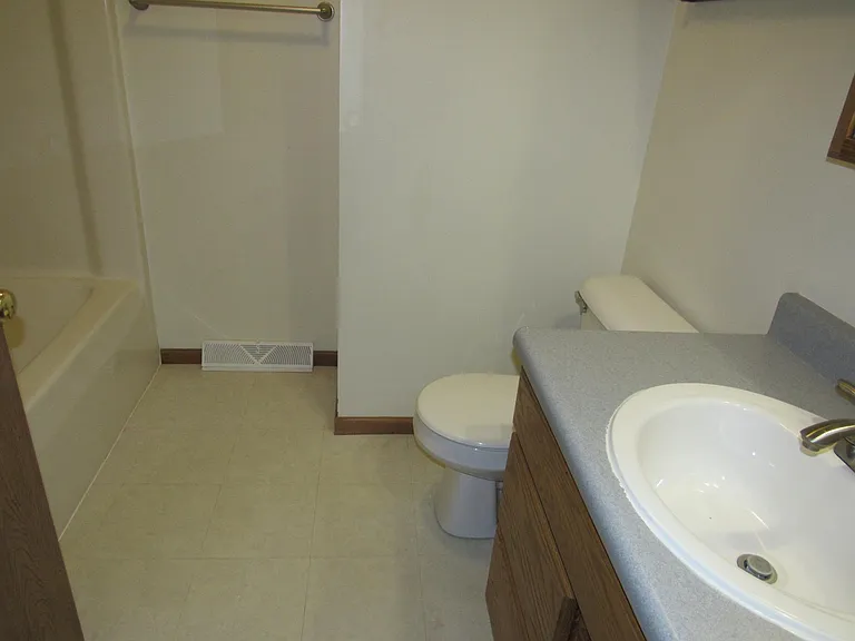 540 Arrowhead Dr — Photo 6