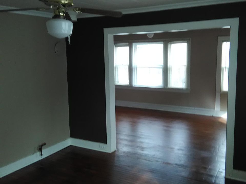 1st image of 943 Tamarack Ave NW #2