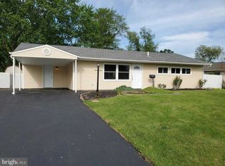 314 Dogwood Dr, Levittown, PA