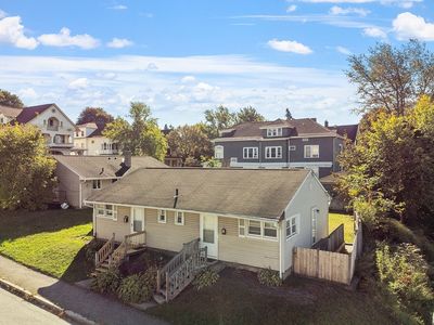 6 Holcombe St, Worcester, MA, 01604