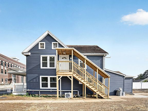 5th image of 428 S Governors Ave #C