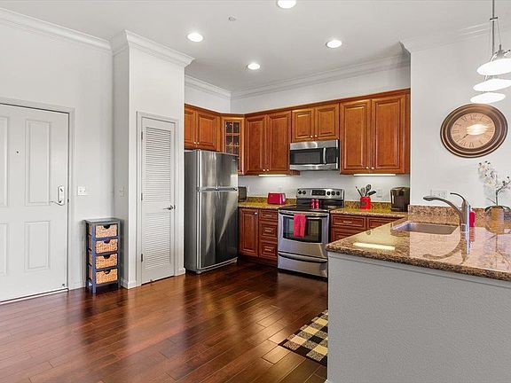 4th image of 1445 Fruitdale Ave Unit 410