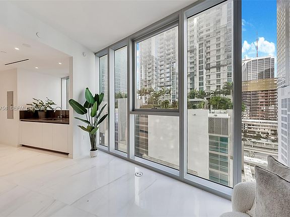 4th image of 300 Biscayne Boulevard Way Unit 1105C