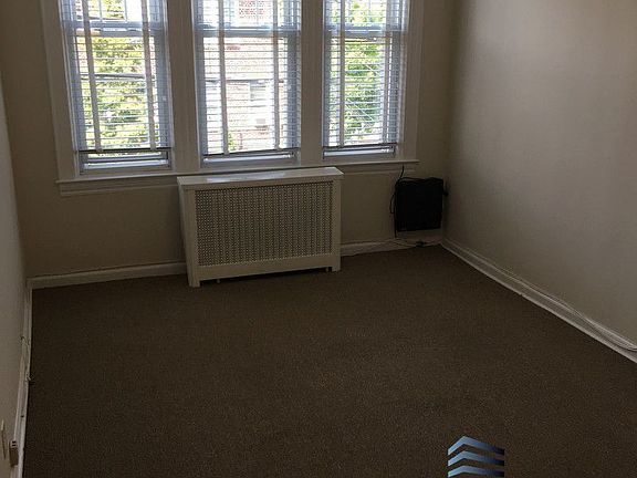 3rd image of 2547 46th St #2