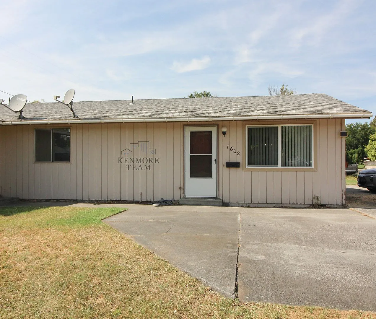 2 Bedroom, 1 Bath Duplex in Central Richland — Photo 1