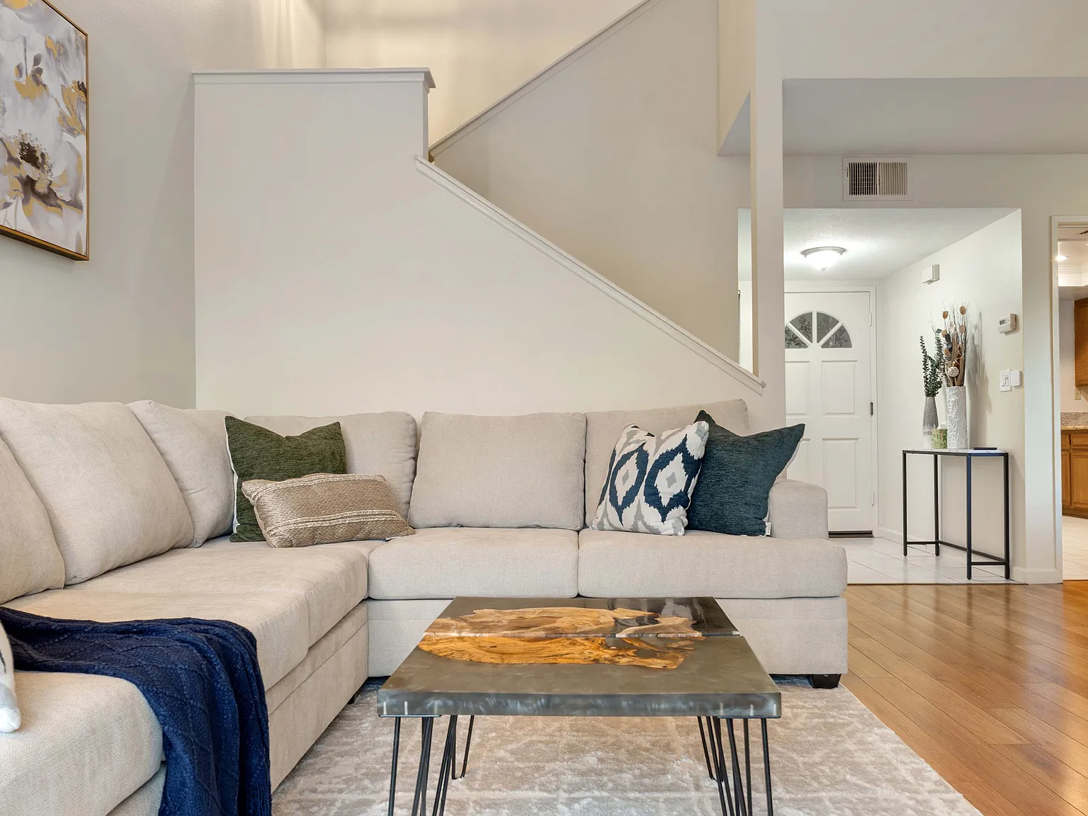 3 bed, 1580 sqft, $3,600 — Photo 3
