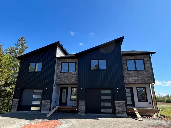 248 Ferry Rd, Cornwall, PE C0A 1H3