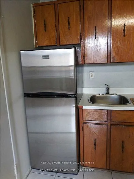 Studio, $1,200 — Photo 1