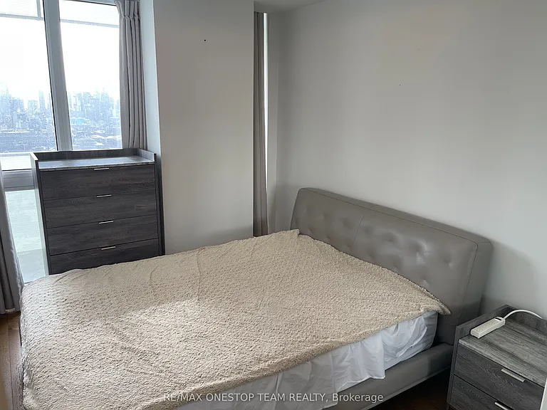 200 Bloor St W #2902 — Photo 16