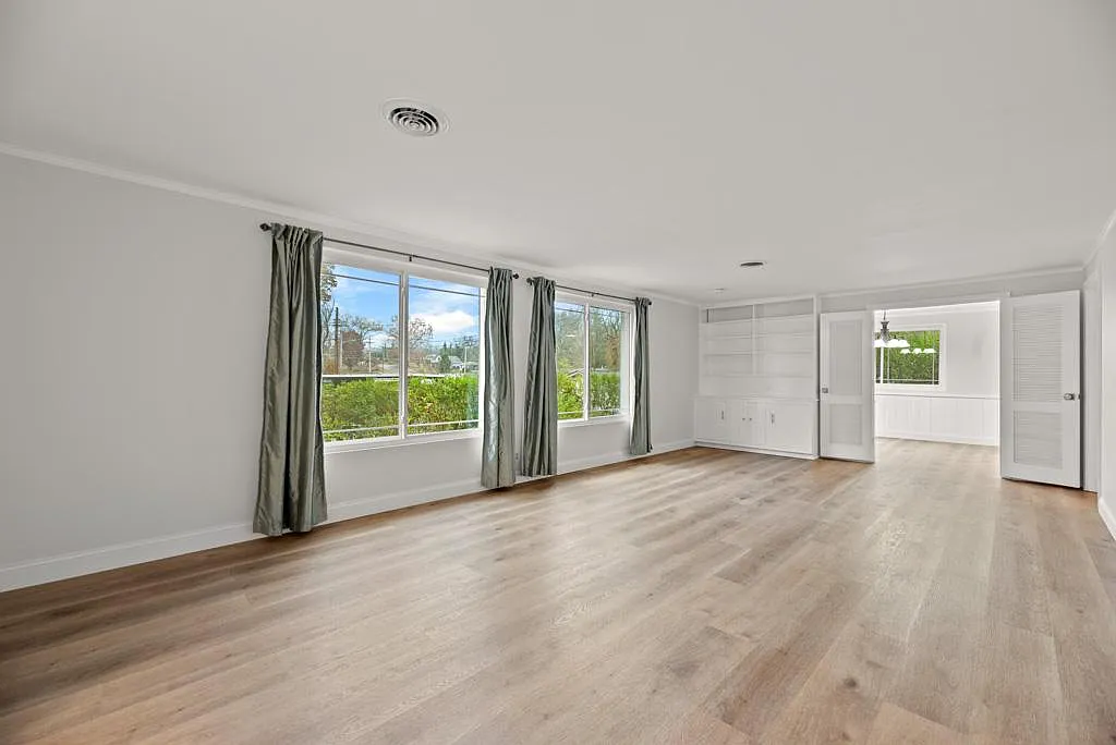 3 bed, 1.5 bath, 1614 sqft, $2,100 — Photo 3