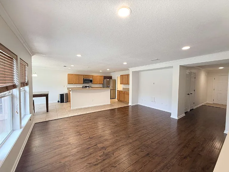 436 Bostwick Cir — Photo 7