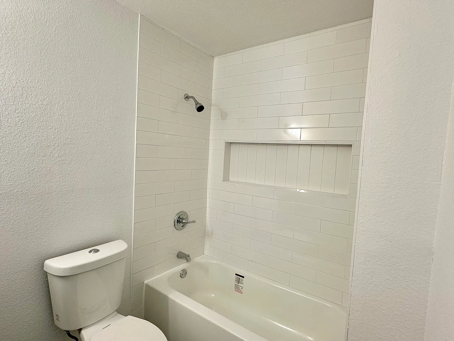3 bed, 1302 sqft, $2,100 — Photo 3