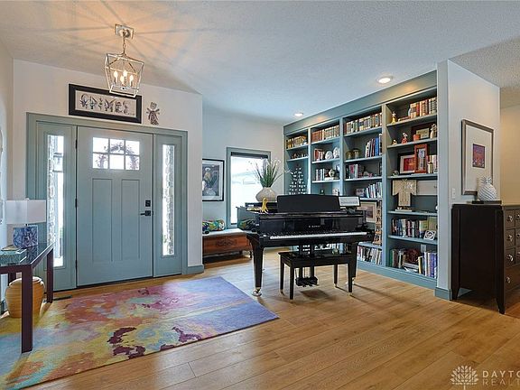 4th image of 802 Pebble Pl